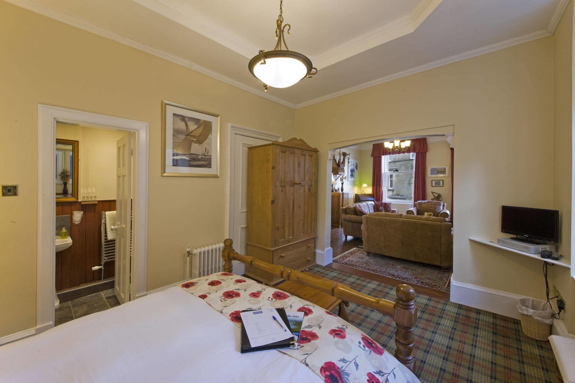 Knap Guest House 타버트 외부 사진